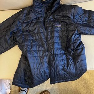 Patagonia Nano puff jacket - brand new! Has company logo on back